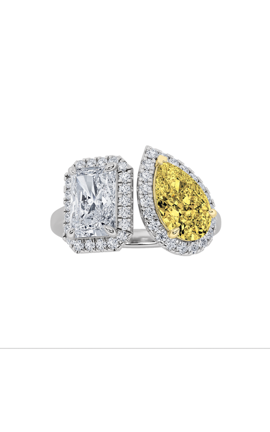 3Cttw Radiant Shaped Lab Grown Diamond (F/VS) Toiet Moi Fashiion Ring in 14K Gold